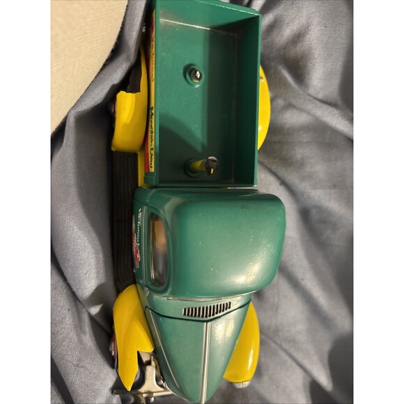 1940 Ford Mr. Dew Truck. Has Damages - Picture 4 of 7